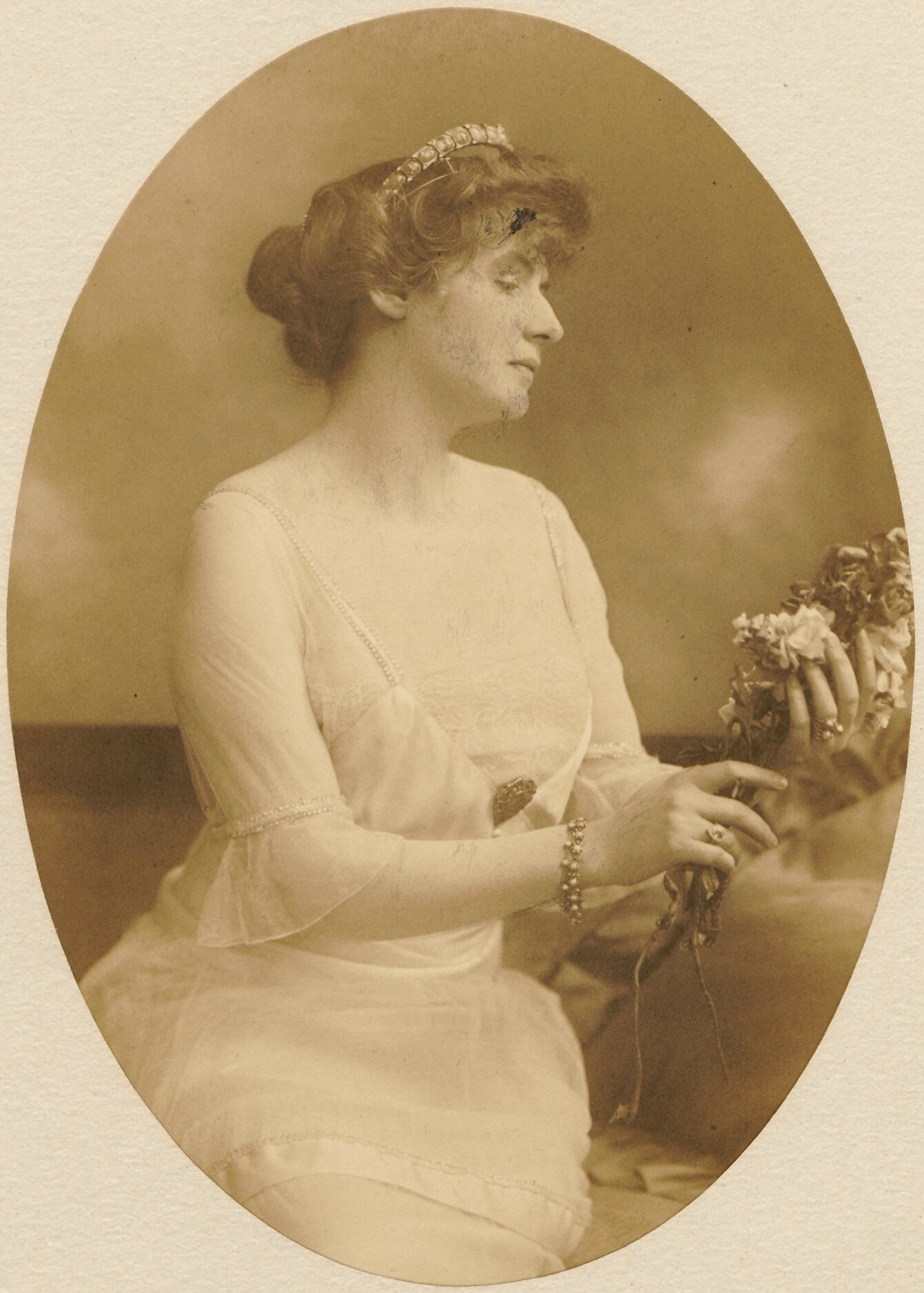 Lillian Langham, 1900