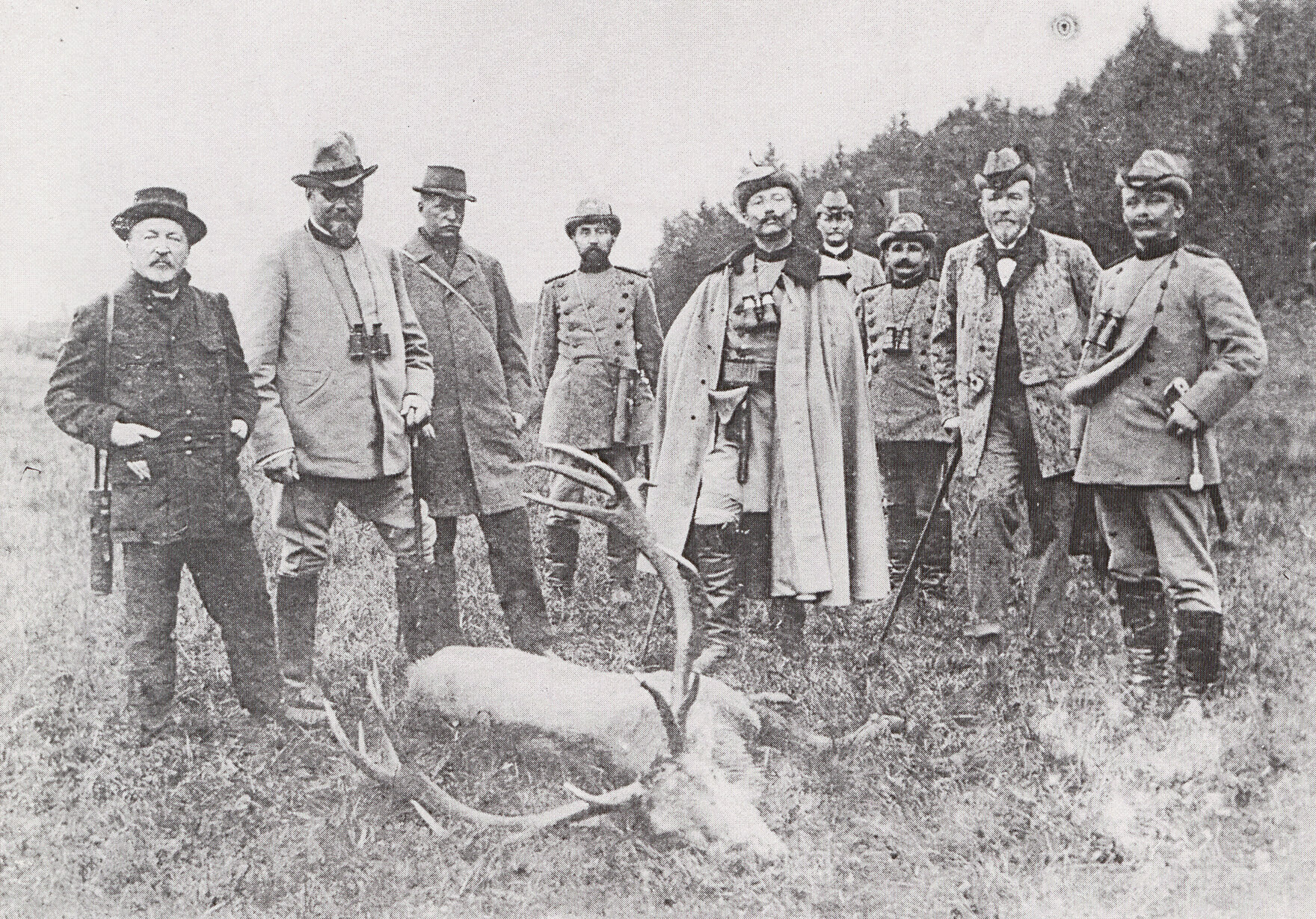 Jagdgesellschaft, Rominter Heide, 1902, Mitte: Kaiser Wilhelm II, rechts: Joseph Speck von Sternburg