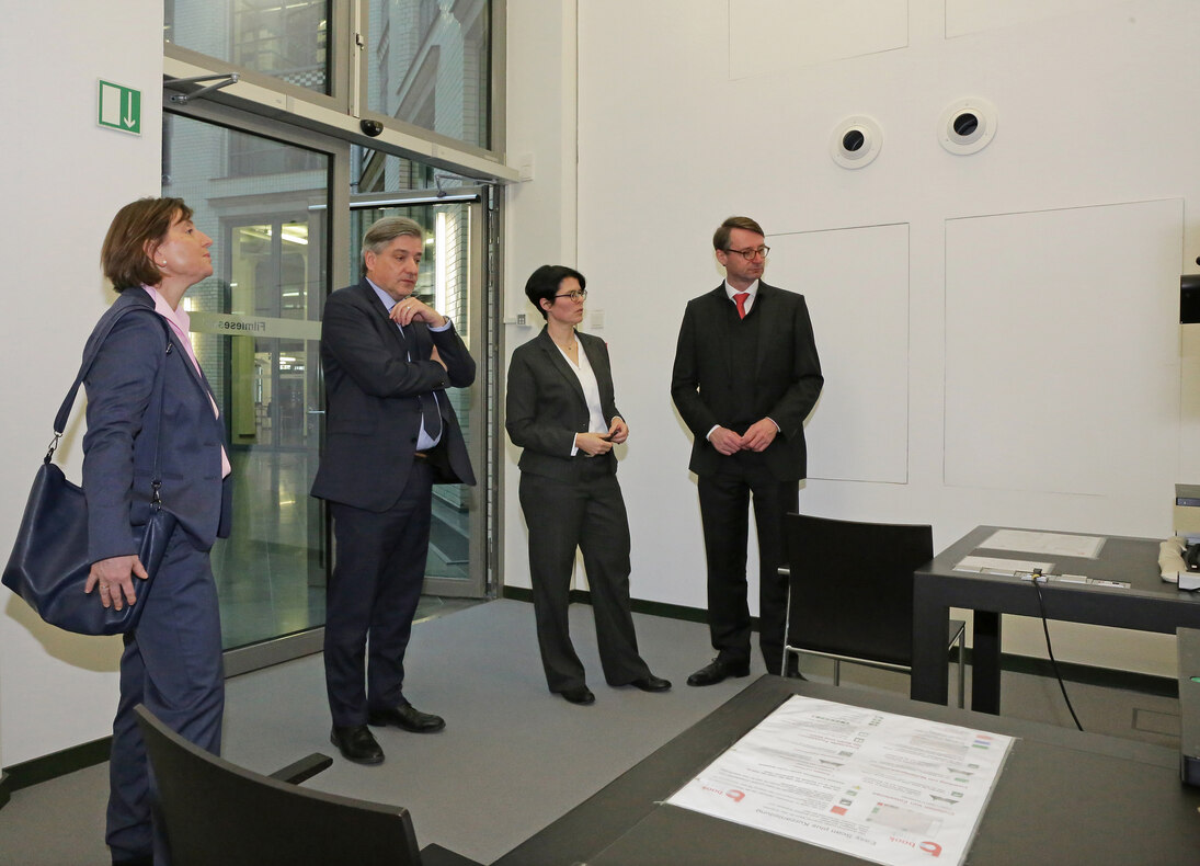 Annette Rothenberger-Temme, Jörg Schröder, Dr. Andrea Wettmann und Prof. Dr. Roland Wöller (v.l.n.r.)