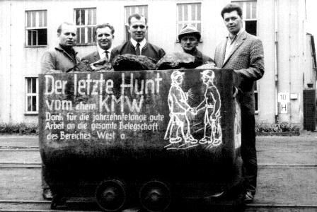 Gruppenfoto anlässlich des letzten Huntes des Karl-Marx-Schachtes II am 30. Juni 1970